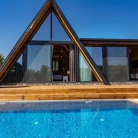 Villa Zeytin Havuzlu Jakuzili