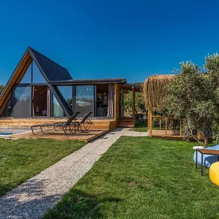 Zeytin Havuzlu Jakuzili Villa Fethiye