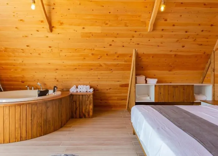 Vilă Zeytin Havuzlu Jakuzili