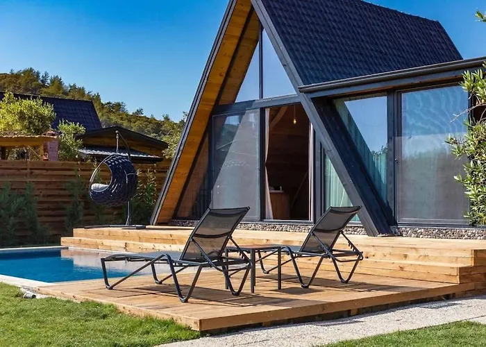 Vila Zeytin Havuzlu Jakuzili