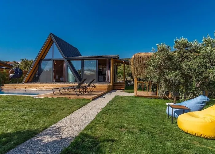 Zeytin Havuzlu Jakuzili Vila Fethiye